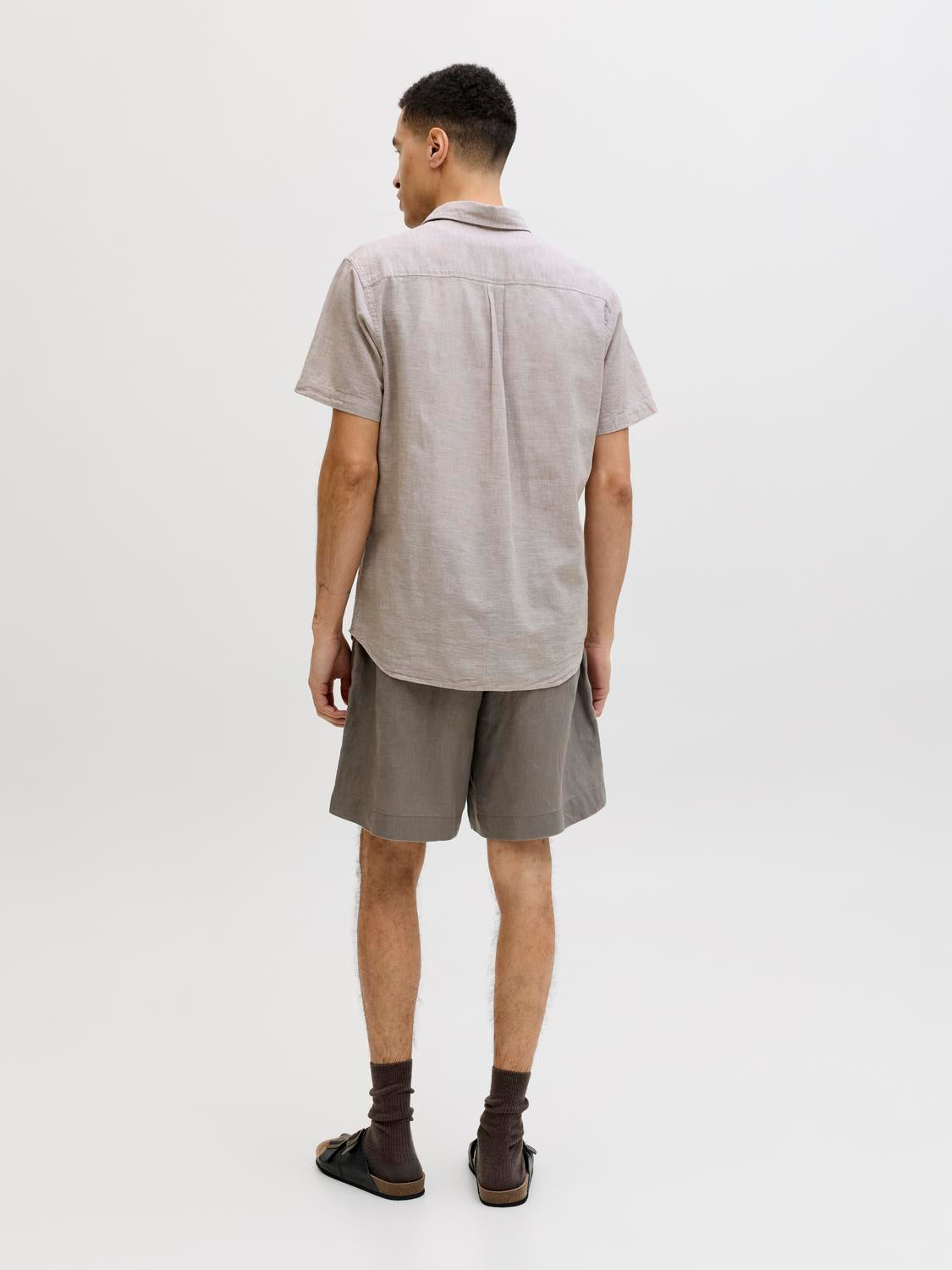model_shot-back